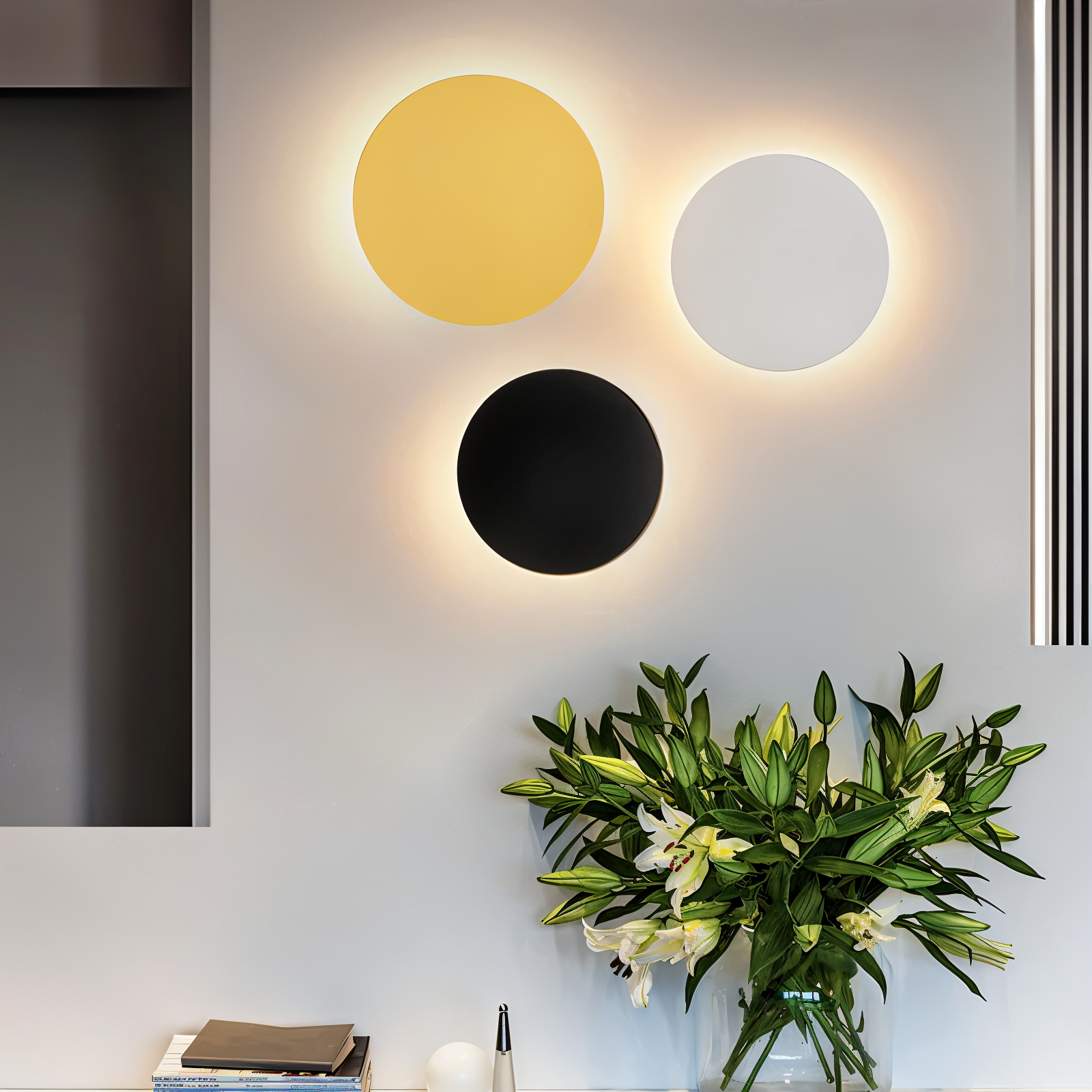 FullHalo Vägglampa - Rund svart/vit/guld vägglampa i metall - Modern vägglampdesign