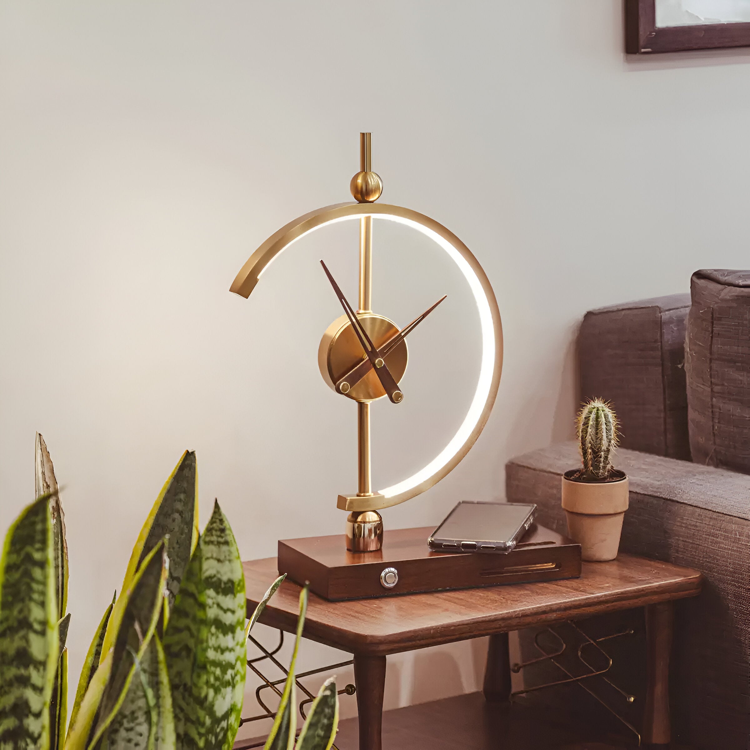 GLux Klocka - LED Bordslampa Gyllene Tid - Geometrisk Qi Trådlös Laddare & Klocka
