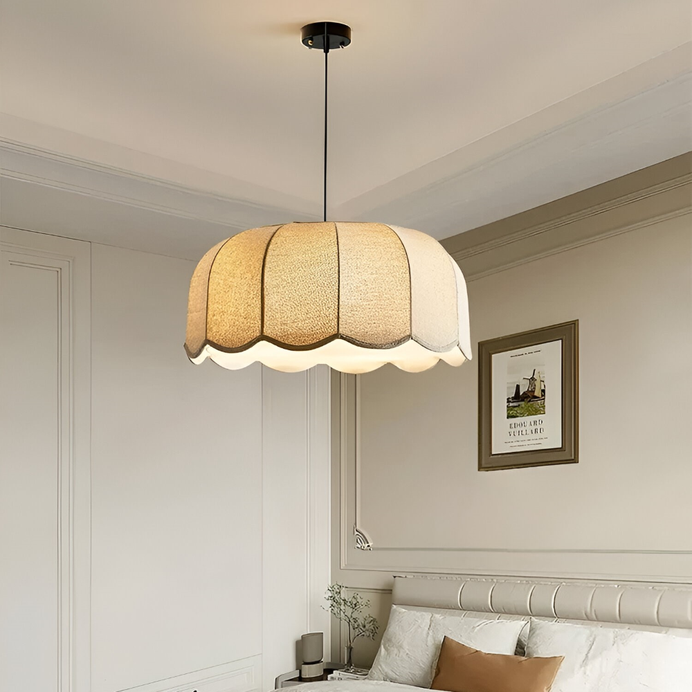 Beige Pendellampa i Tyg – Handgjord, Justerbar, Vågig Design, 45–60 cm