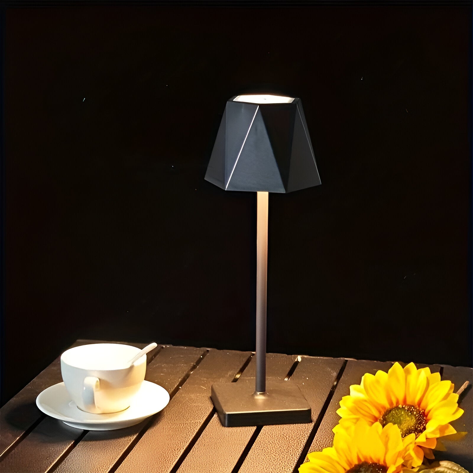 PolyLamp - Portabel Hexagonal LED-Bordslampa - Vattentät och Uppladdningsbar