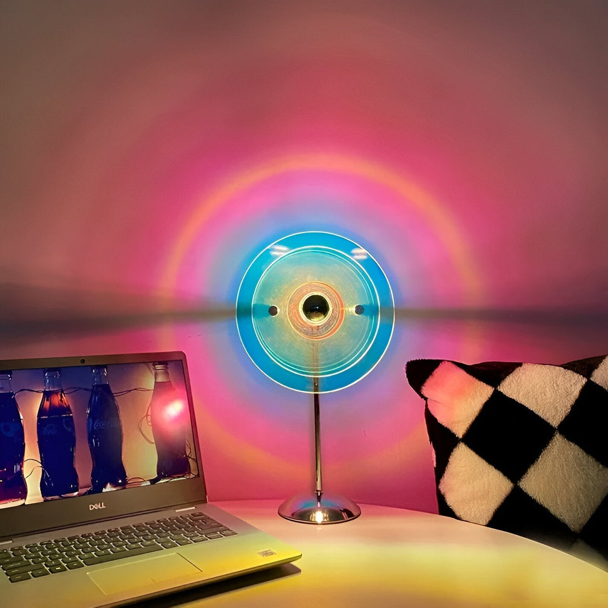 LED-bordslampa med vintageinspirerad skivdesign