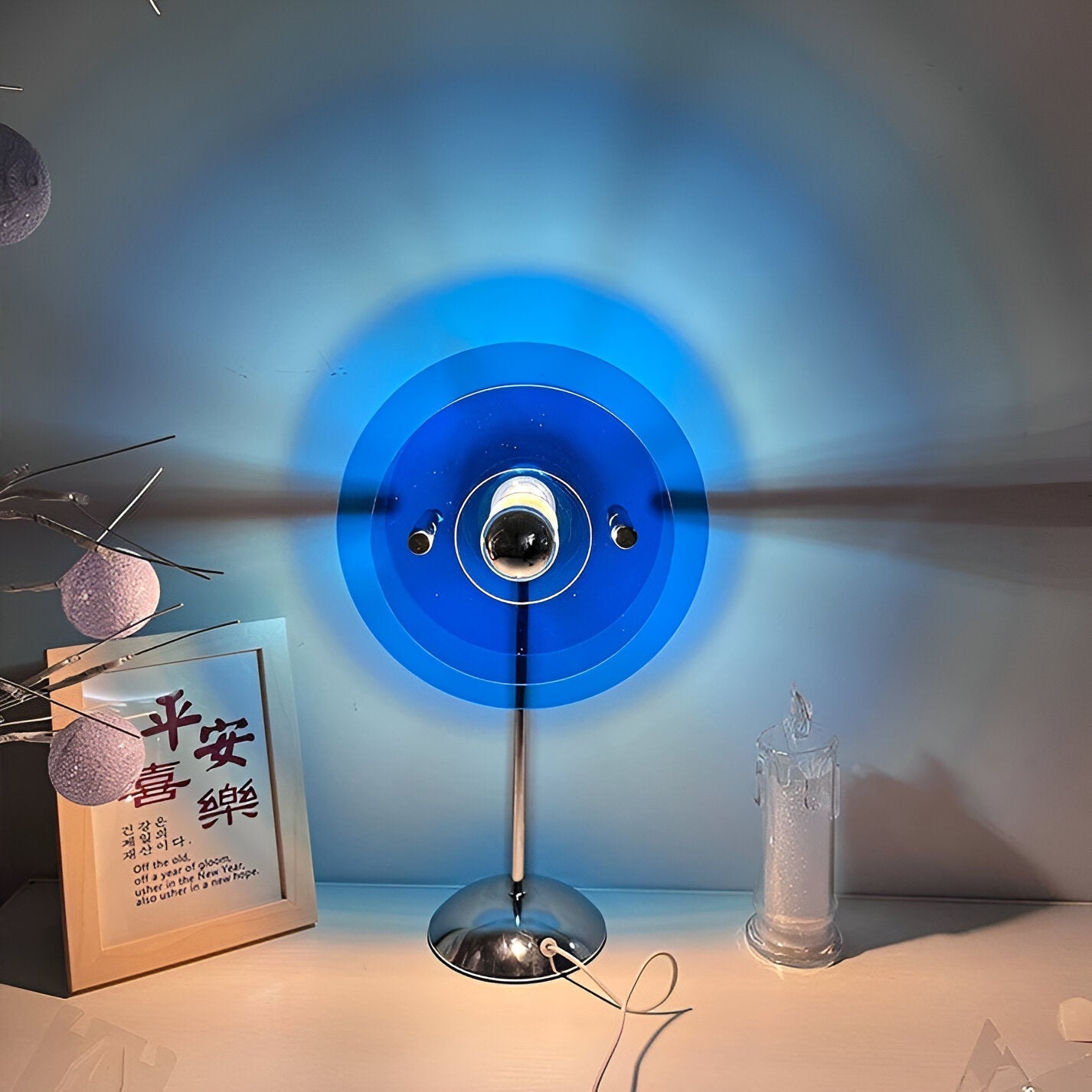 Bordslampa Med LED Och Vintage Skivdesign