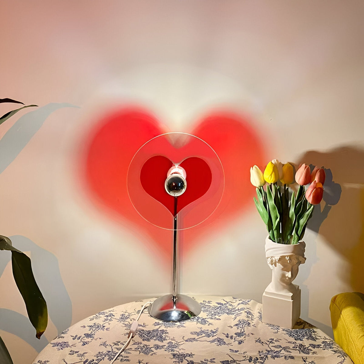 Bordslampa med LED-belysning och retro skivform