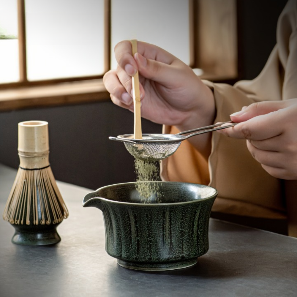 Japanskt Matcha Te Set - 6-delat - Keramisk Matcha Skål, Bambusvisp, Sikt & Sked - Presentset