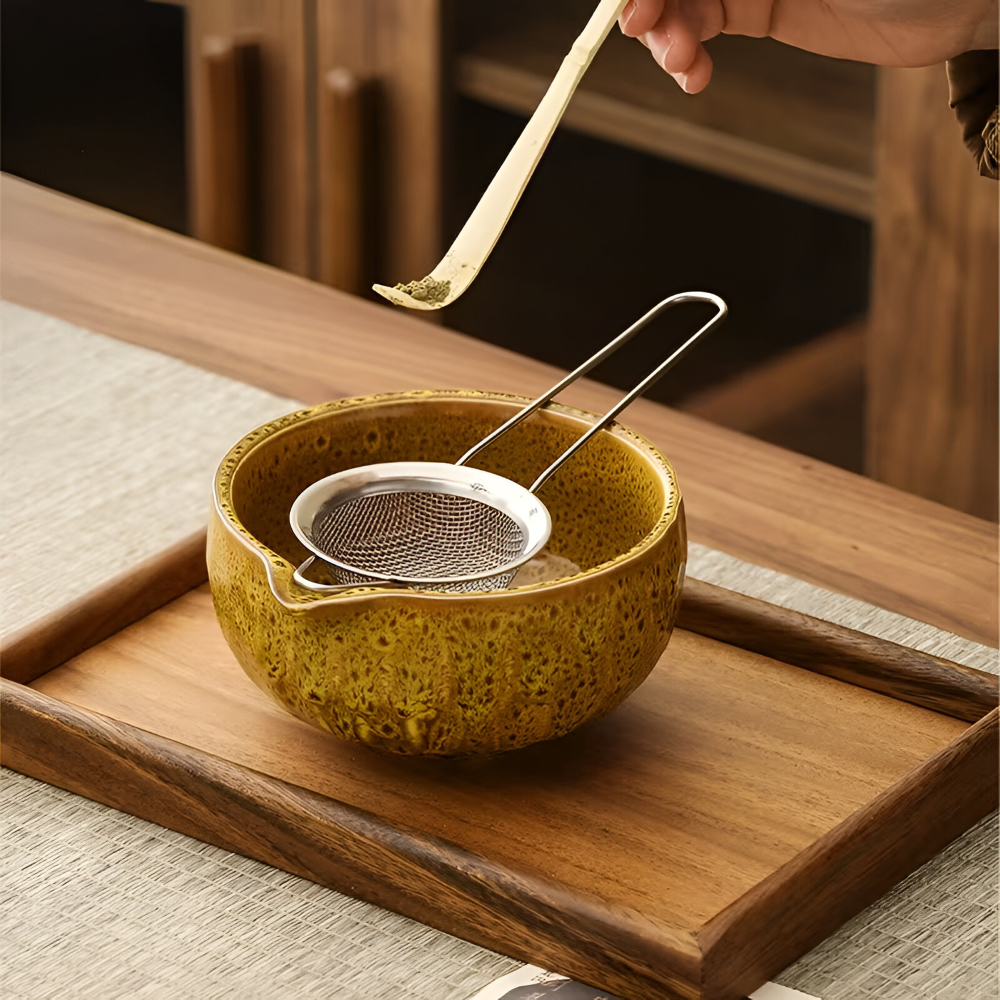 Autentiskt Japanskt Te Set för Matcha – 5-delat Tillbehör med Handgjord Keramikskål, Sil & Bambuske