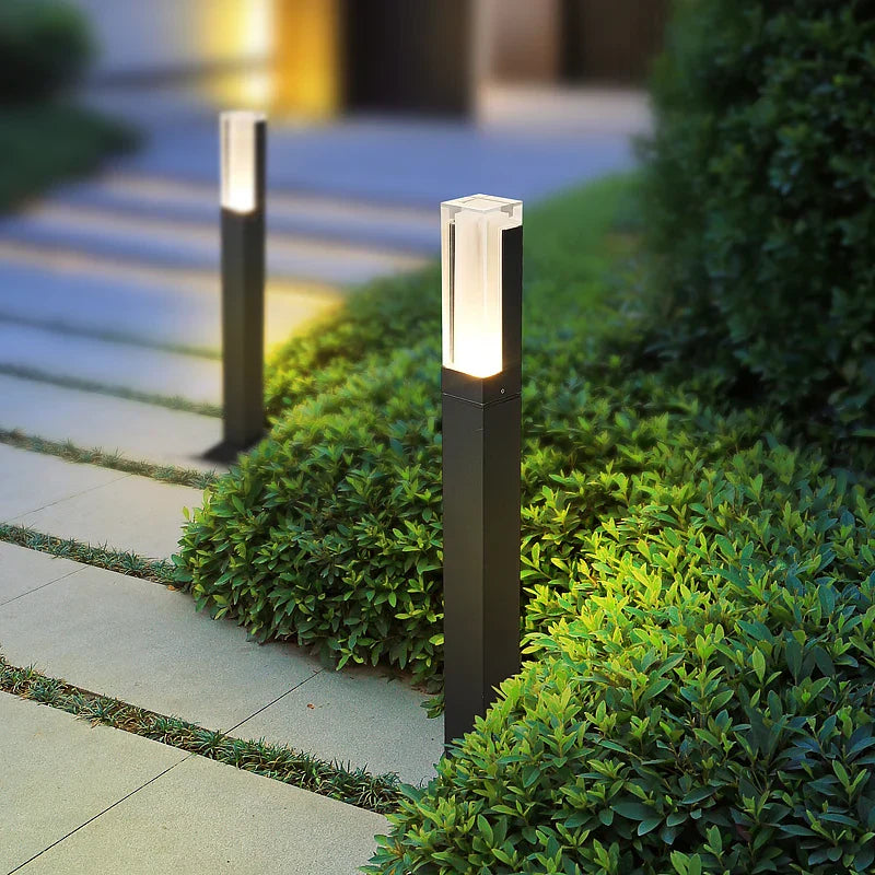 Utomhusvägglampa med LED i aluminium och akryl på vägg utomhus