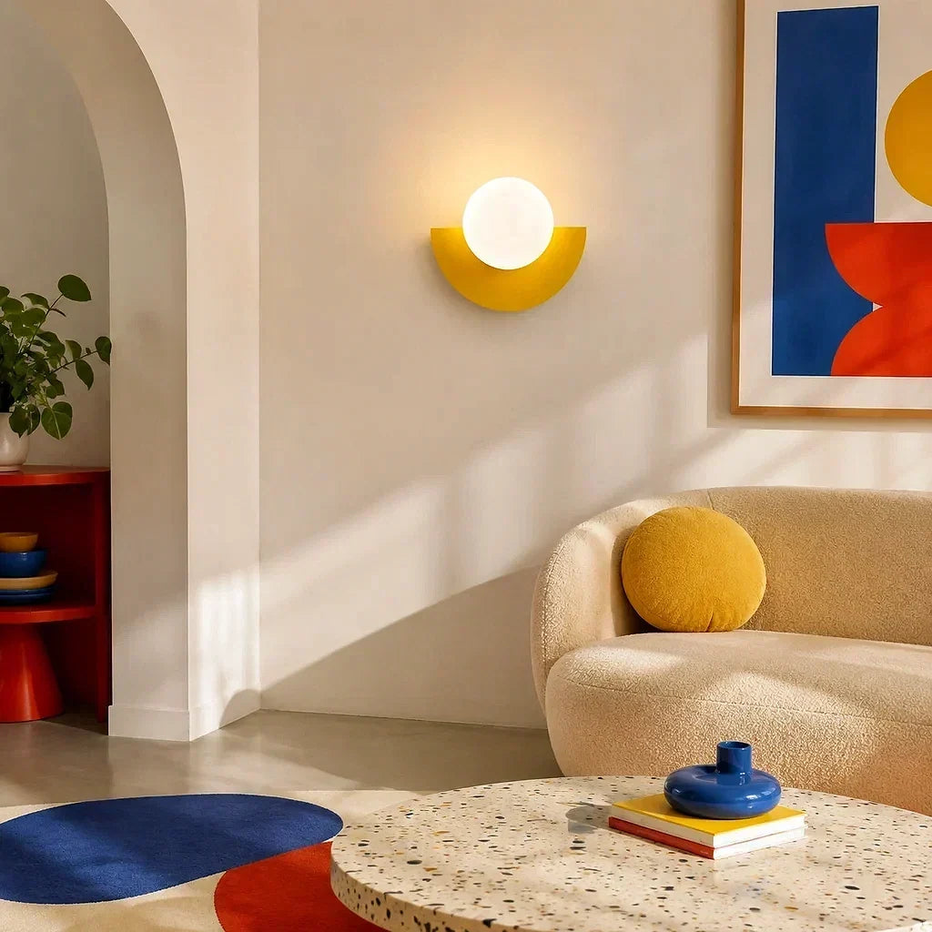 Dekorativ minimalistisk lampa med färgglatt uttryck