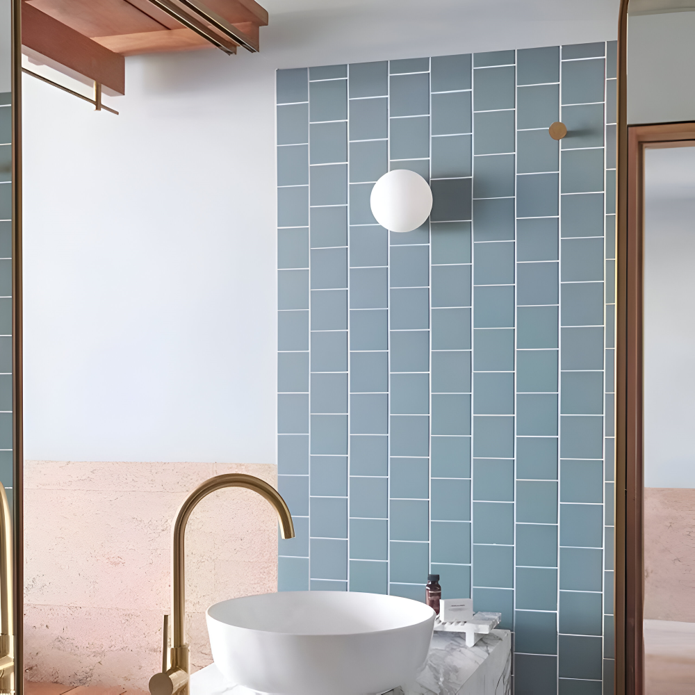 Minimalistisk Rund Glas Vägglampa - Elegant Mjölkvit Inomhus Vägglampa för Modernt Hemdesign