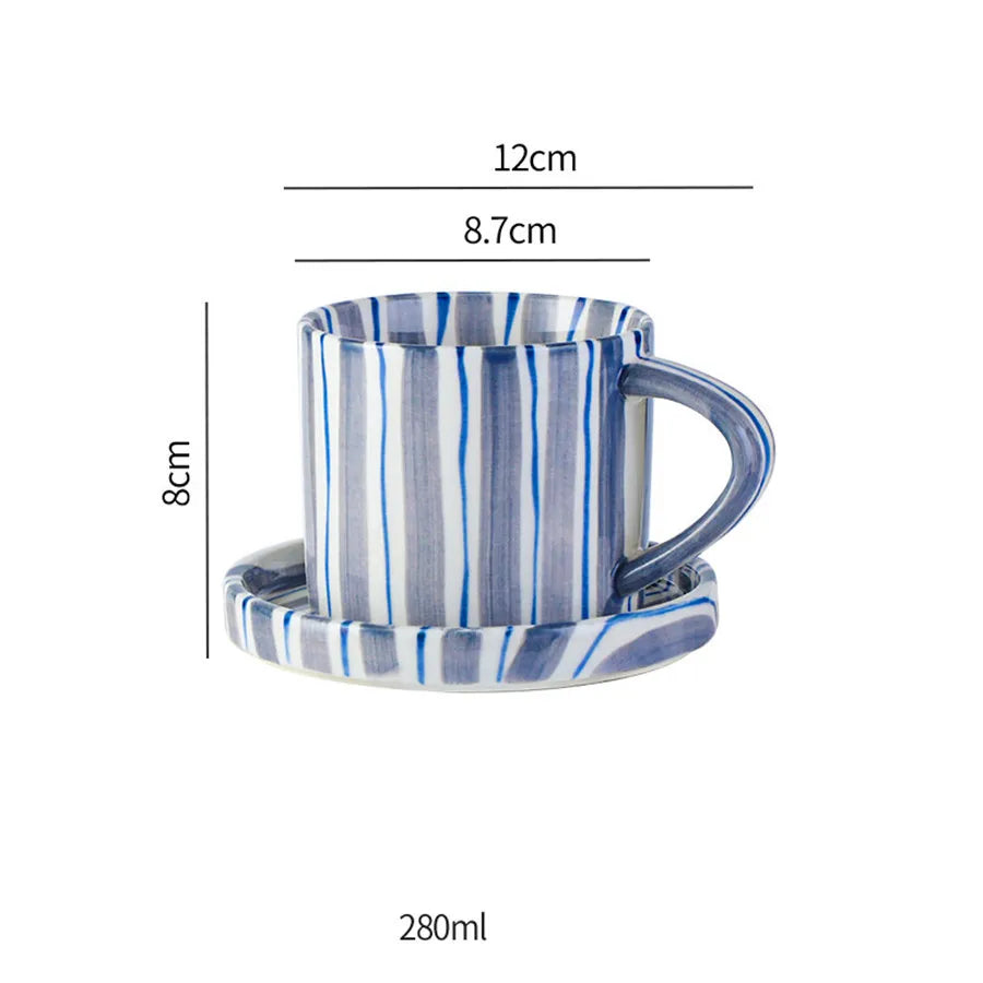 Minimalistiskt handritat kopp- och tallriksset - keramiska ränder i vitt för kaffe och te 6