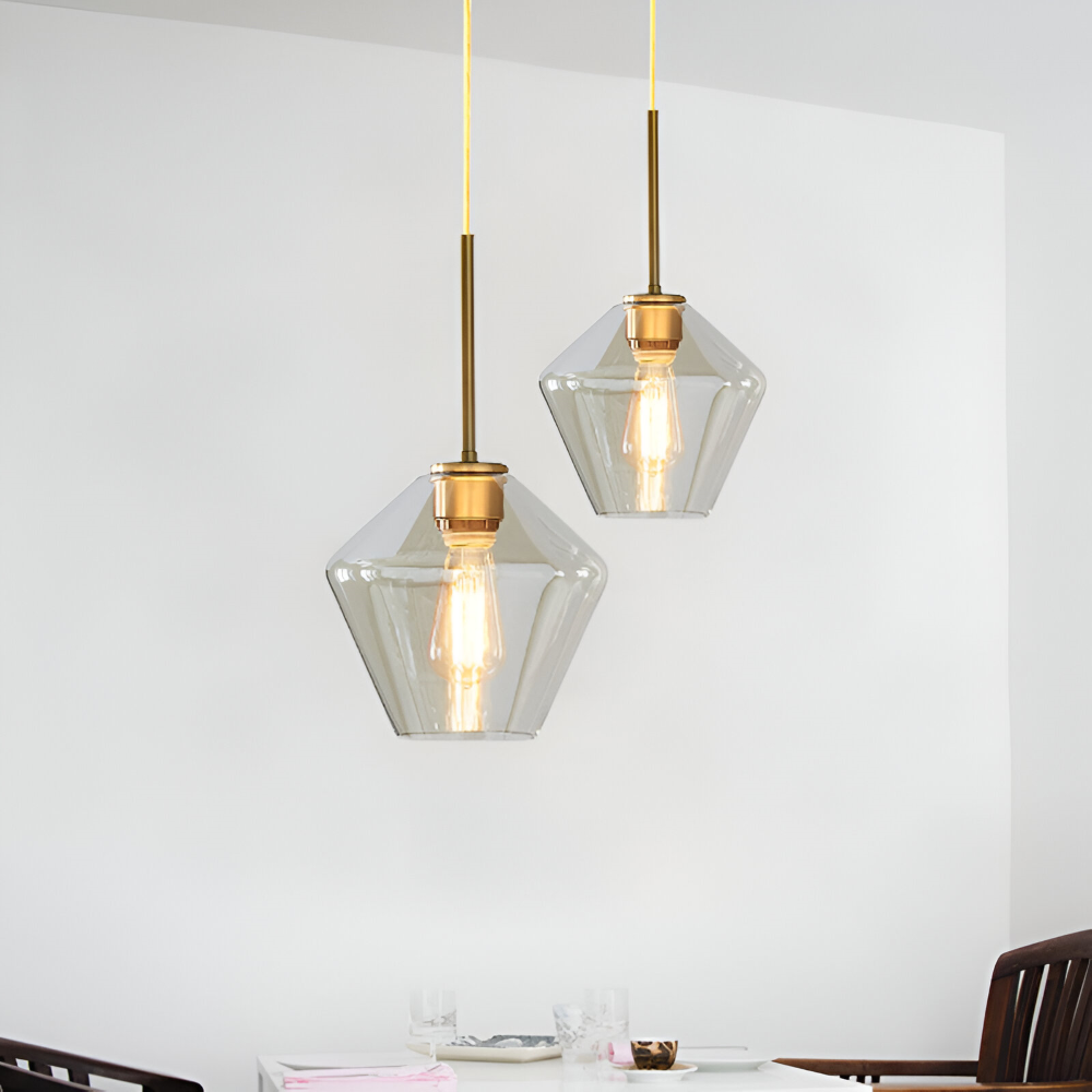 Modern Mässing Pendellampa med Glas Skärm - Taklampa för Stilfull Belysning i Bostadsutrymmen