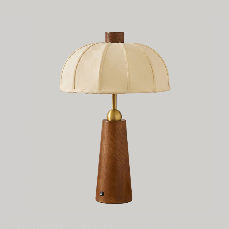 Bordslampa I Trä Och Tyg Med Räfflad Skärm
