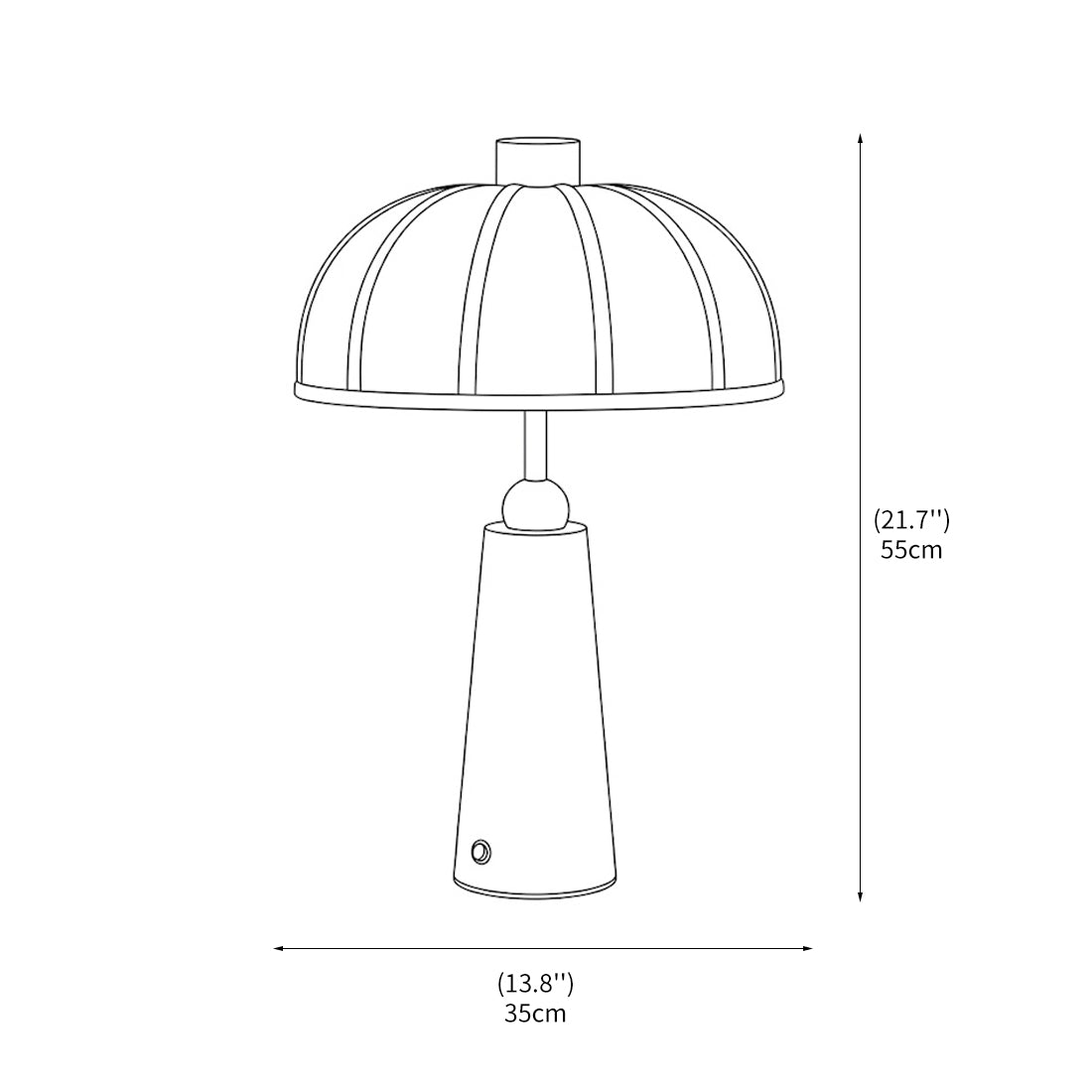 Bordslampa i trä och tyg sedd framifrån