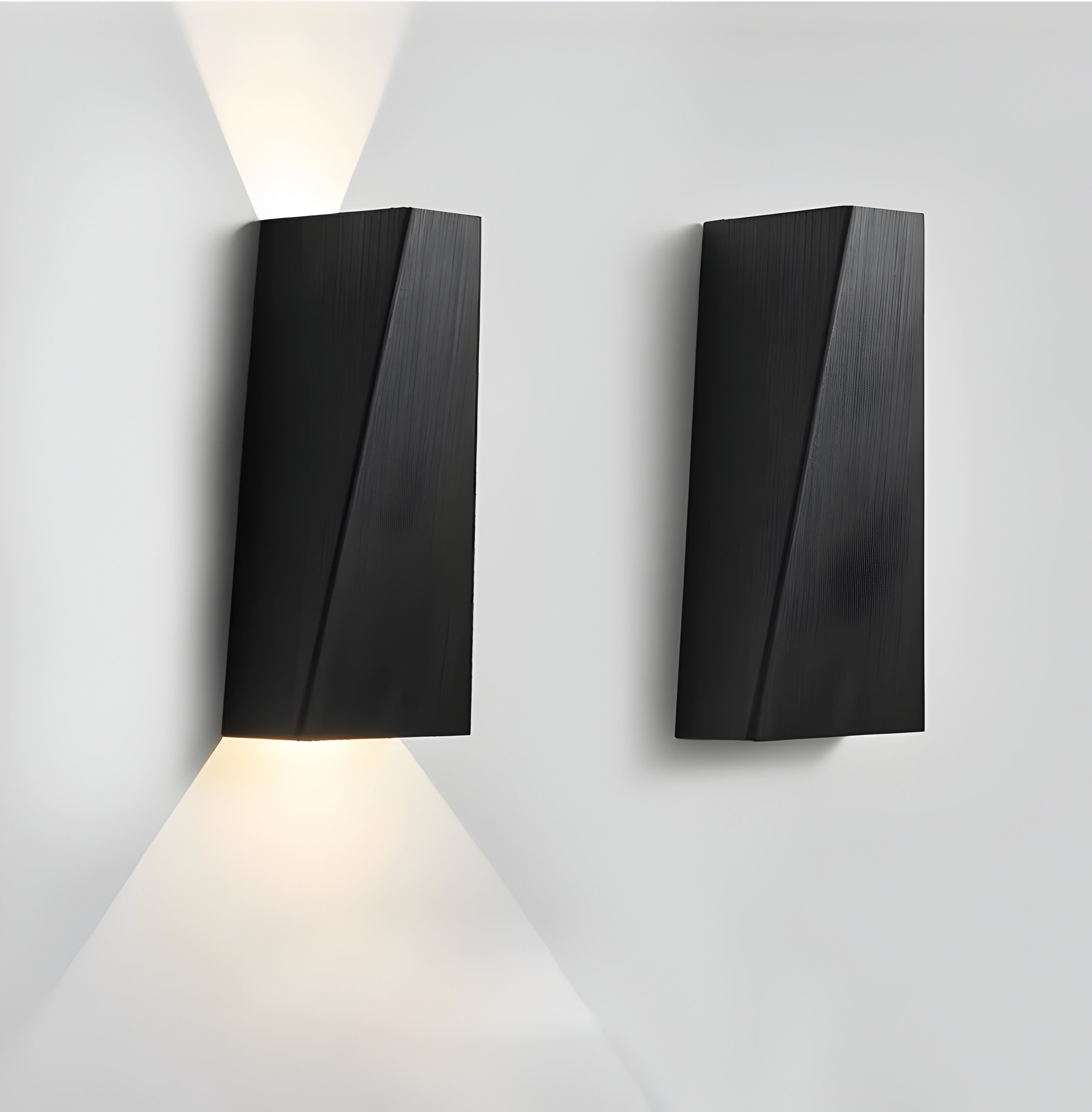 AlumiRay Vägglampa - Minimalistisk Trapetsformad Vägglampa - Upp och ner Vägglampor LED
