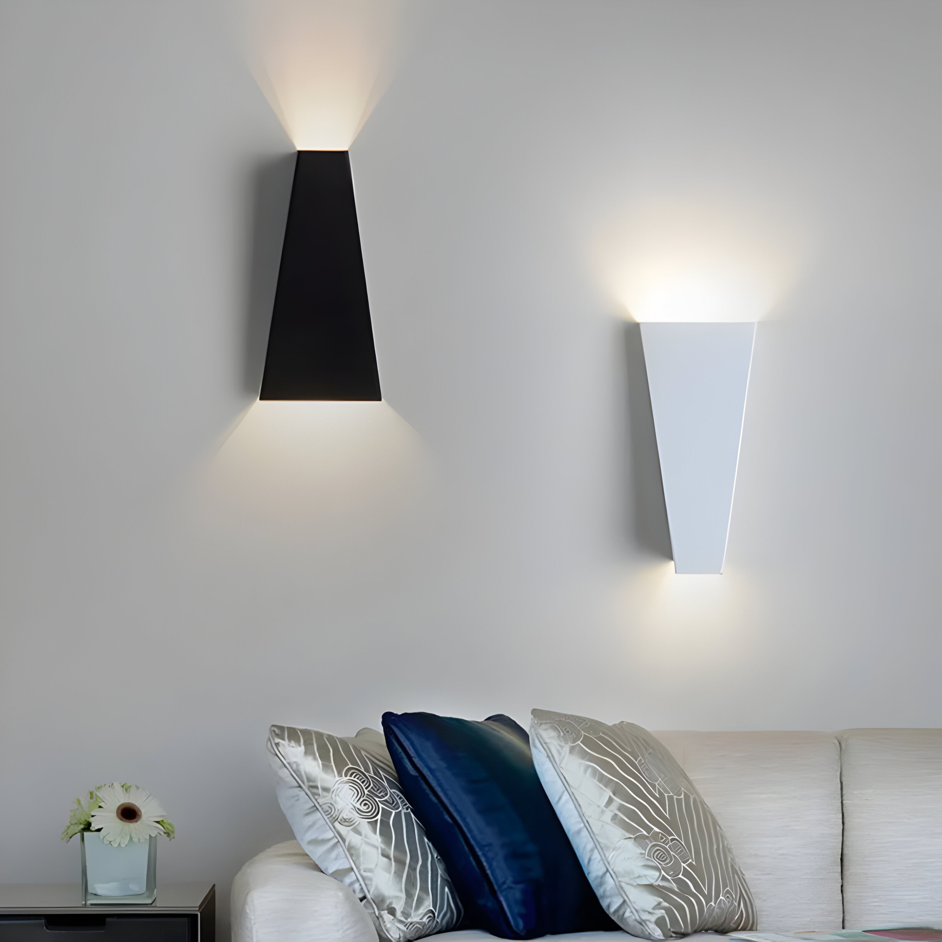 AlumiRay Vägglampa - Minimalistisk Trapetsformad Vägglampa - Upp och ner Vägglampor LED