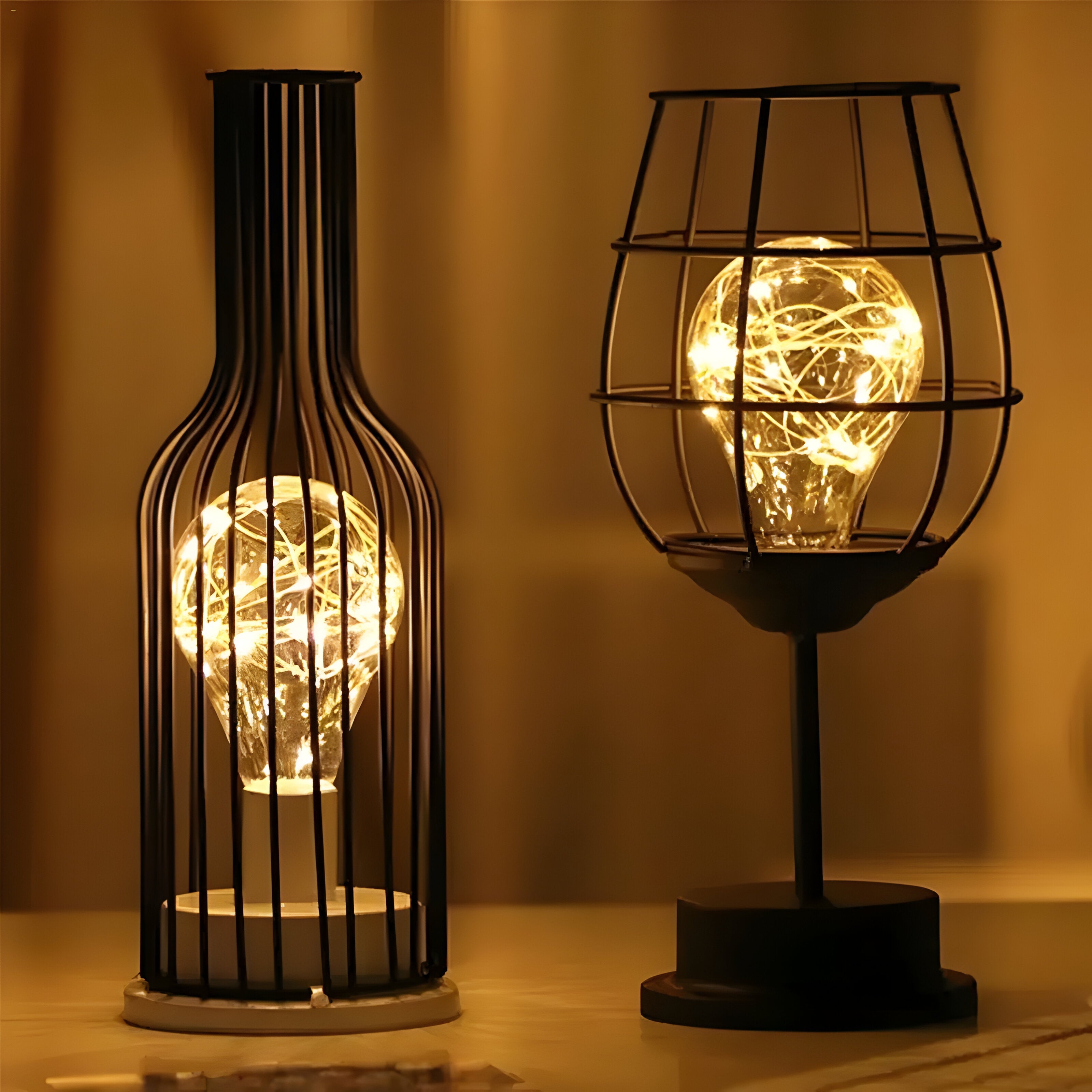 DecanterLume Bordslampa - Modern Skrivbordslampa med Svart Vinflaska