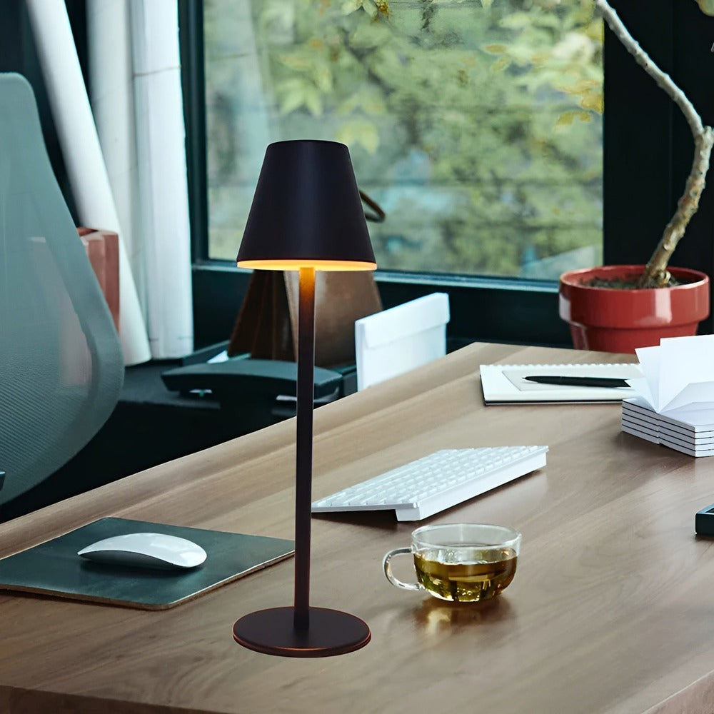 Modern Bordslampa - LED-Lampa i Metall med Pekbrytare och USB-port