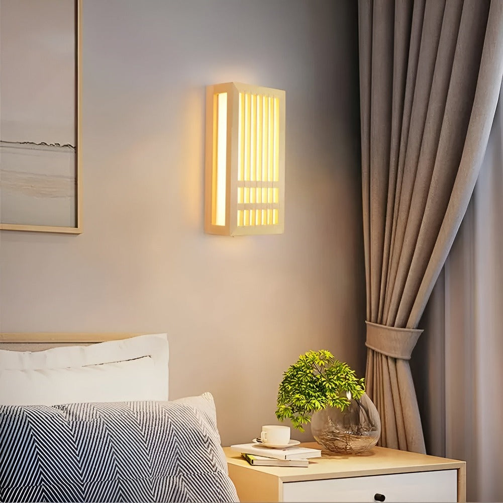 DoaGlow Japansk Vägglampa av Trä - Modern Japansk Belysning av Trä och Akryl