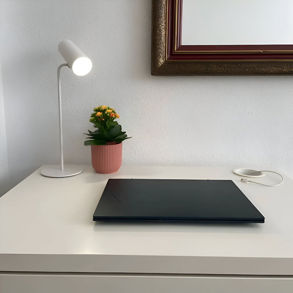 Justerbar Minimalistisk Bordslampa med Olika Ljusinställningar