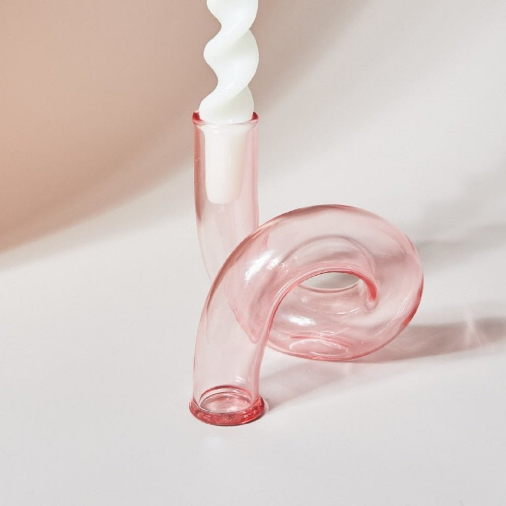 Elegant glasvas med integrerad ljusstake för stilfull bordsdekoration