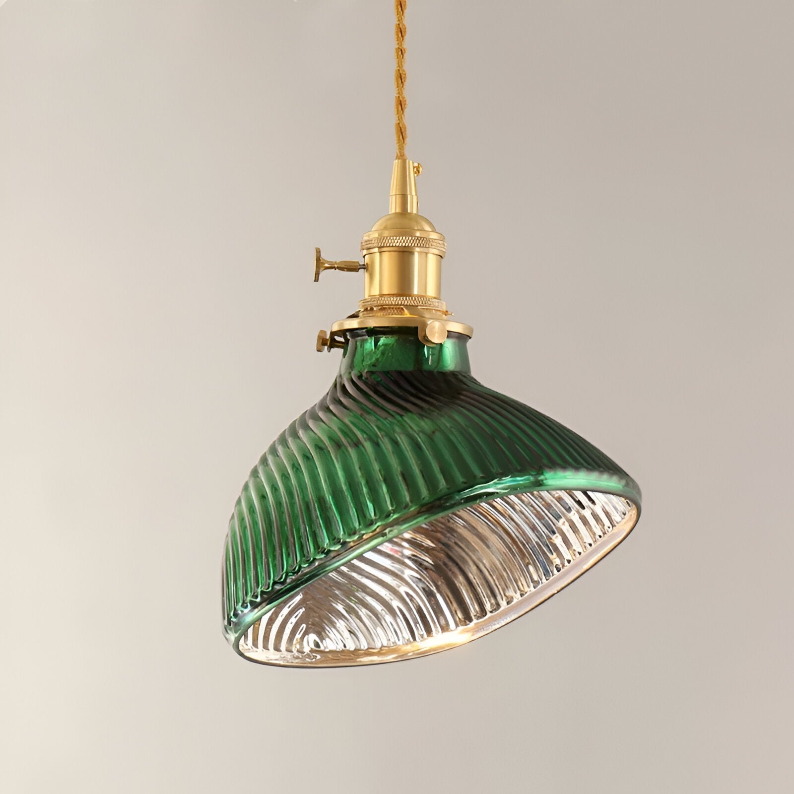 LuxurGreen - Pendellampa i Glas - Nordisk Räfflad Geometrisk Hänglampa