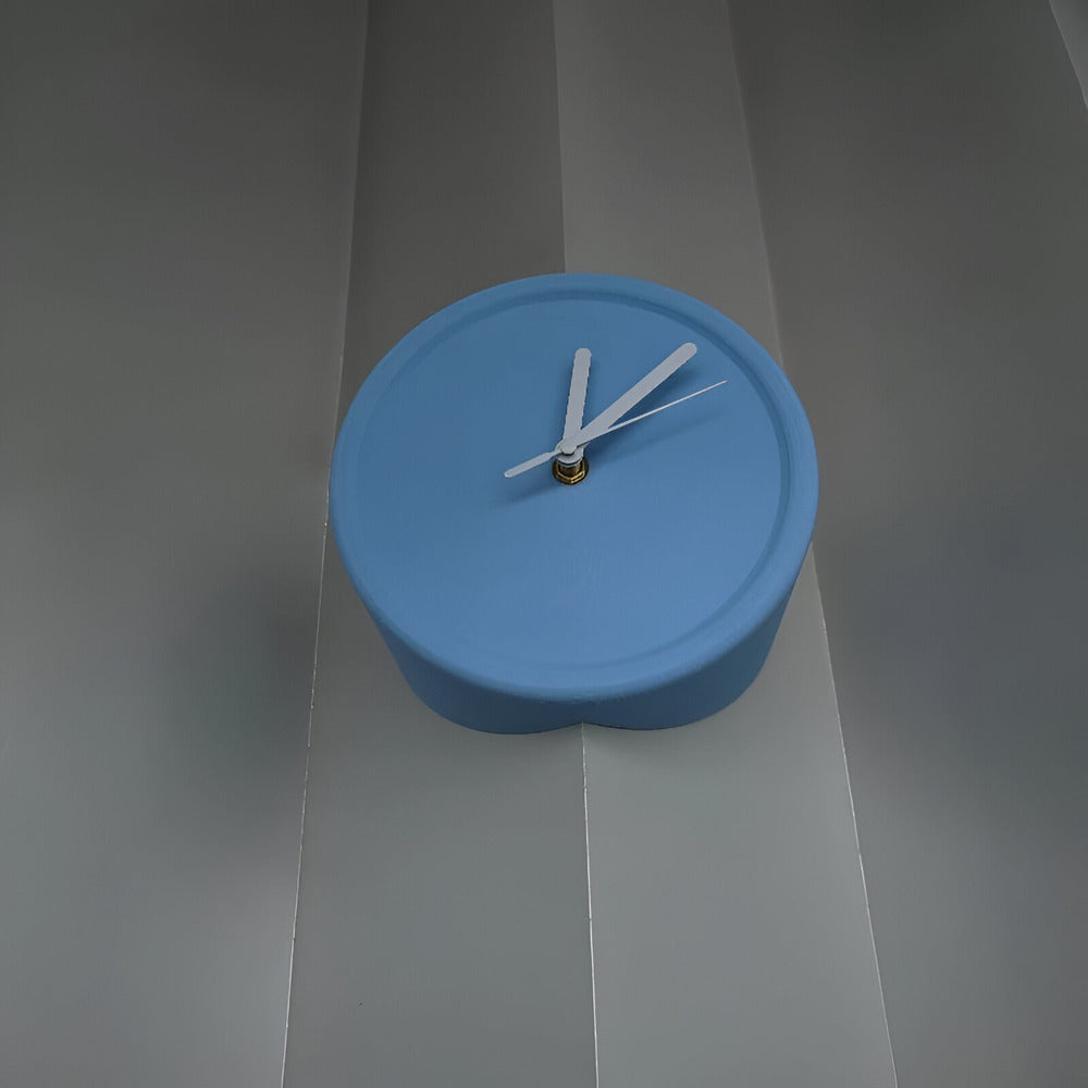 Minimalistisk hörnväggsklocka 30 cm – Ljudlös, modern för sovrum och vardagsrum – Dopamine Decor