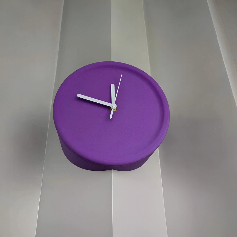 Minimalistisk hörnväggsklocka 30 cm – Ljudlös, modern för sovrum och vardagsrum – Dopamine Decor