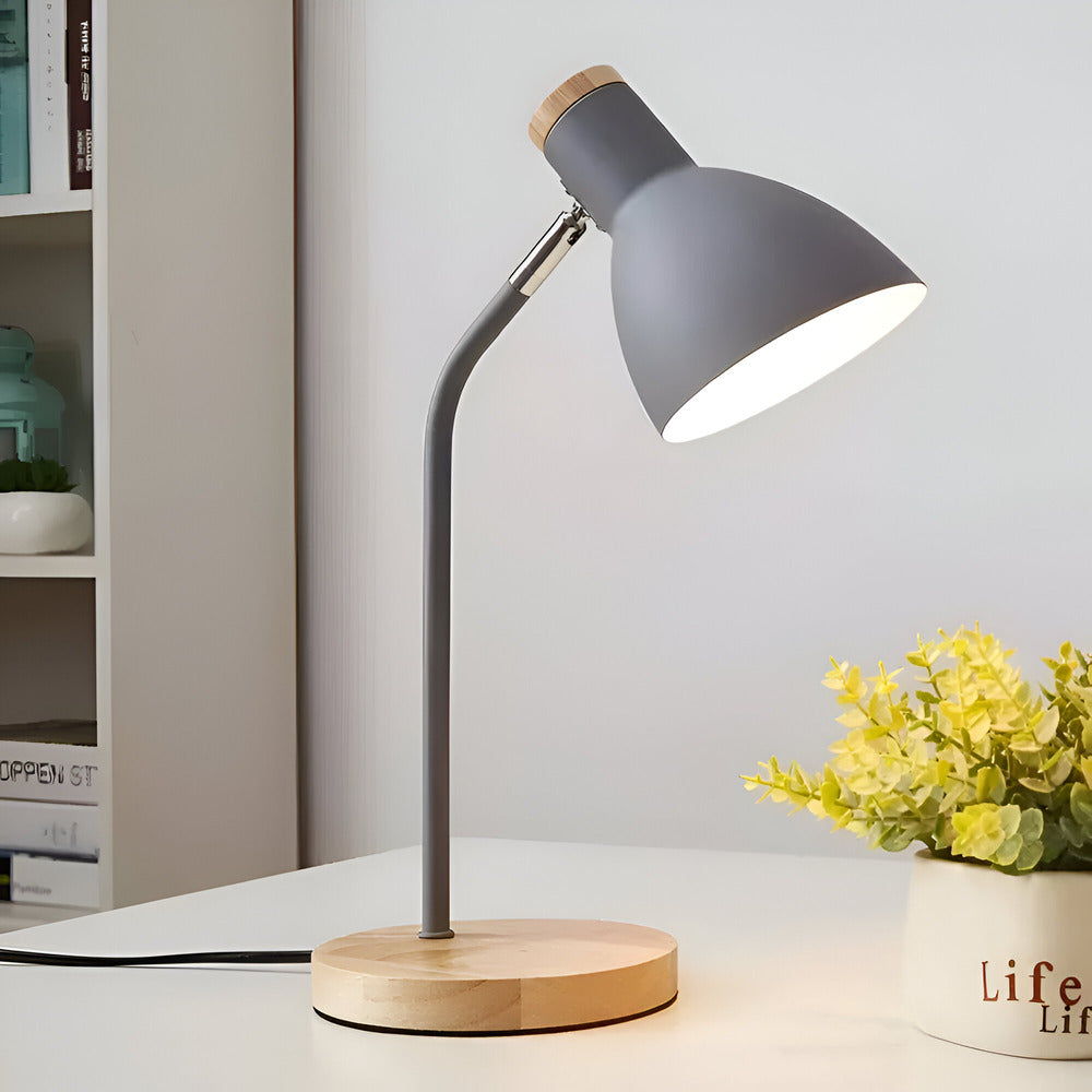 Nordisk Inspirerad Justerbar LED Bordslampa för Inredning – Ögonvänlig Belysning för Läsning och Vardagsrum