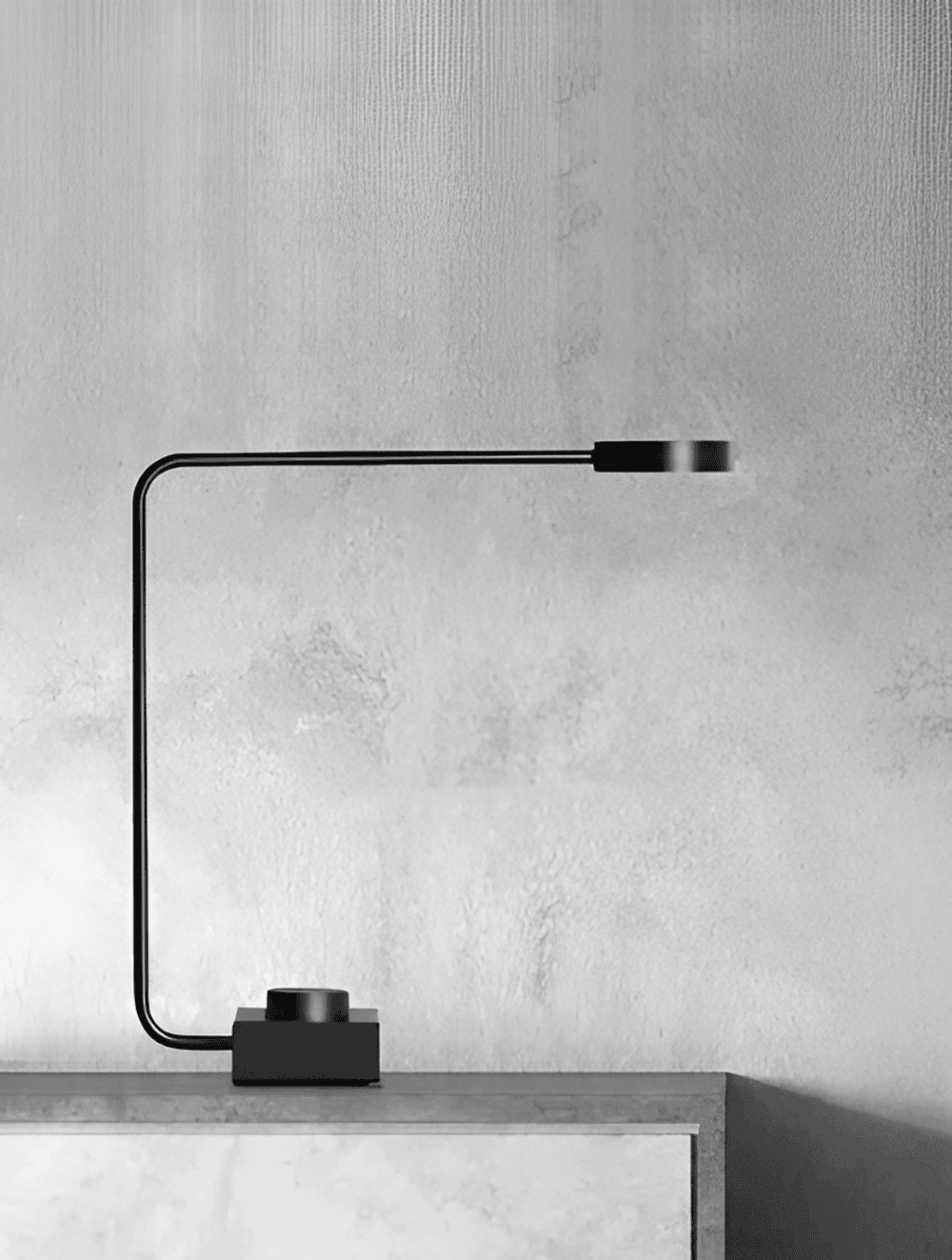 Skrivbordslampa i Aluminium - Dimbar LED-Lampa med Böjd Design