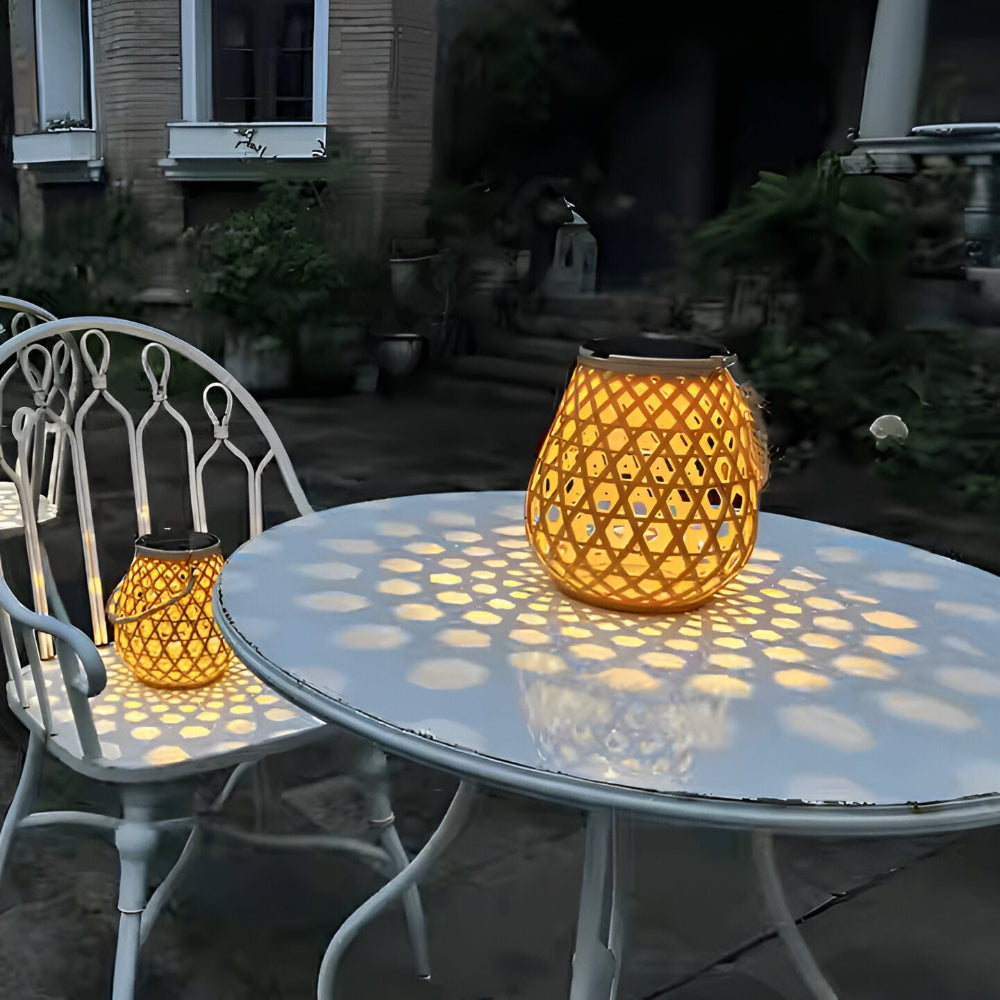 SolarCane Trädgårdsbelysning - Konstgjord bambuflätad solarlampa för trädgården