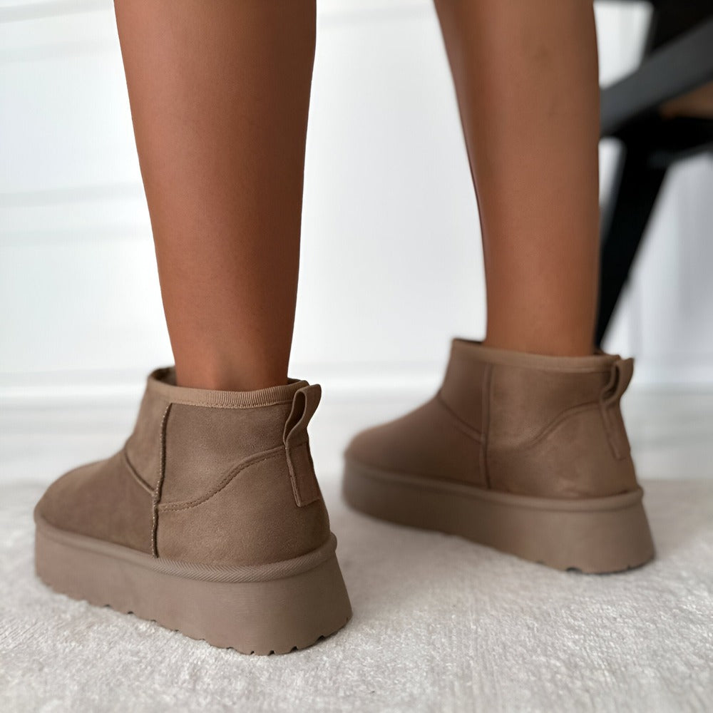 Trendiga Ankelstövlar - Den Perfekta Mixen av Trend och Vardagskomfort