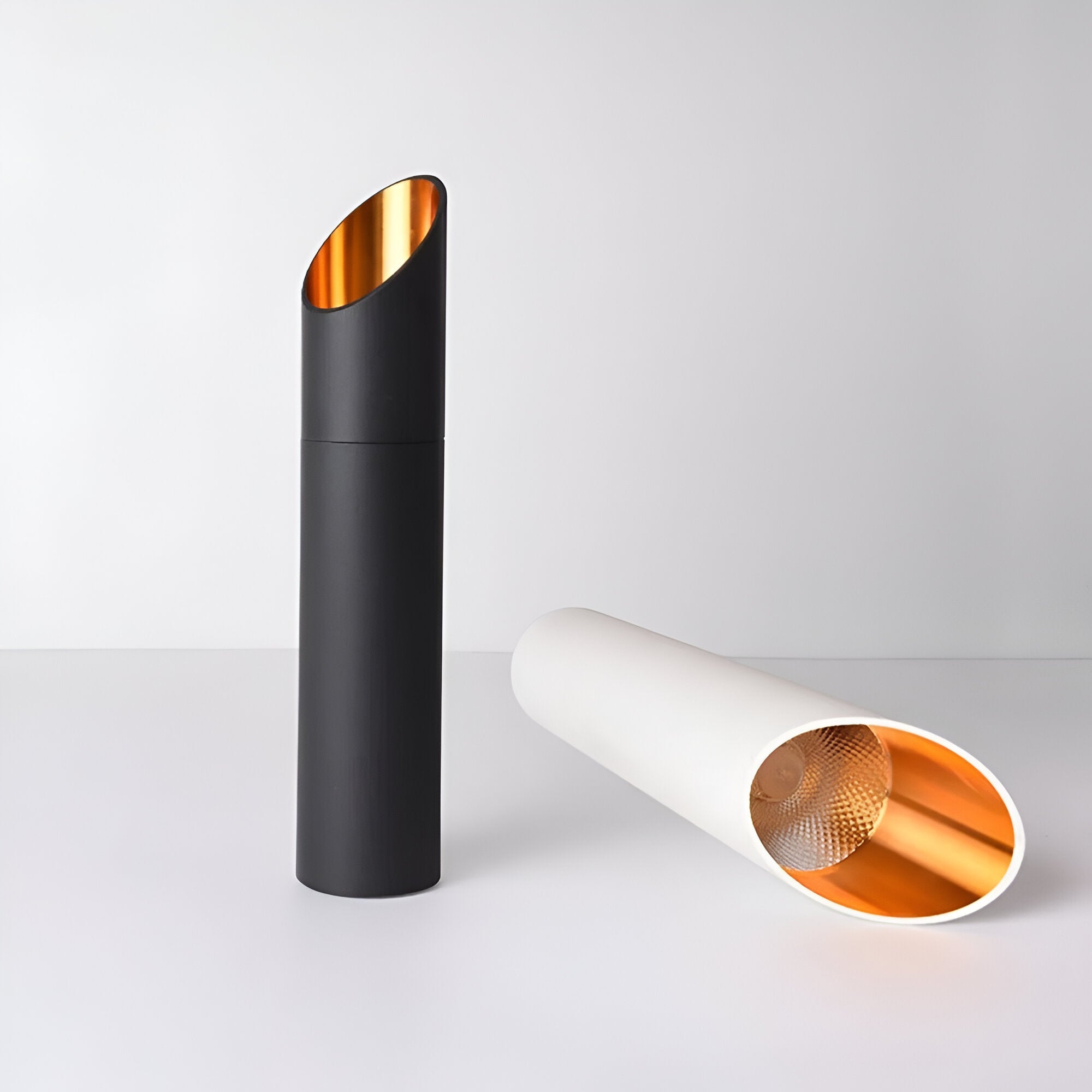 Uniqlux Tube Taklampa - Modern LED-Pendellampa i Svart/Vit Aluminium