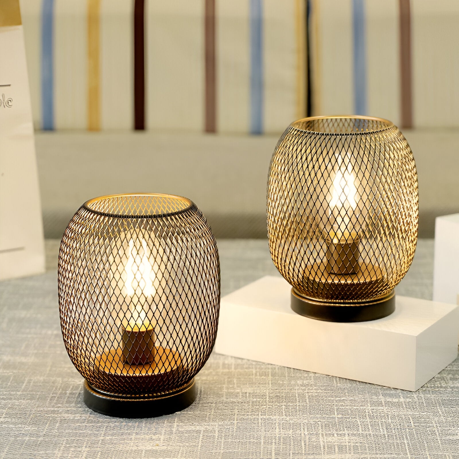 IronGlow - Bordslampa med Metallbur- Batteridriven LED-lykta (2-Pack)