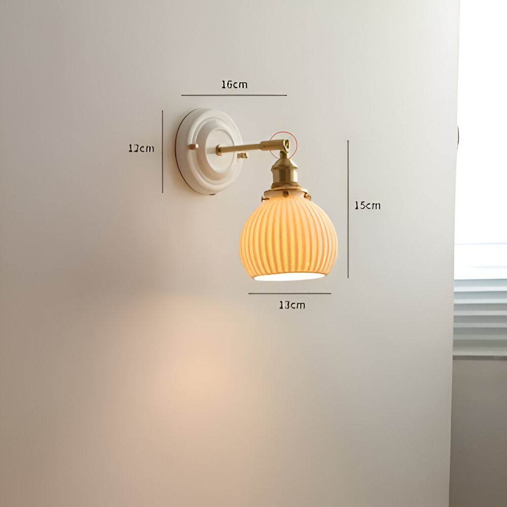 Rustik Vit Vägglampa för Lantlig Inredning