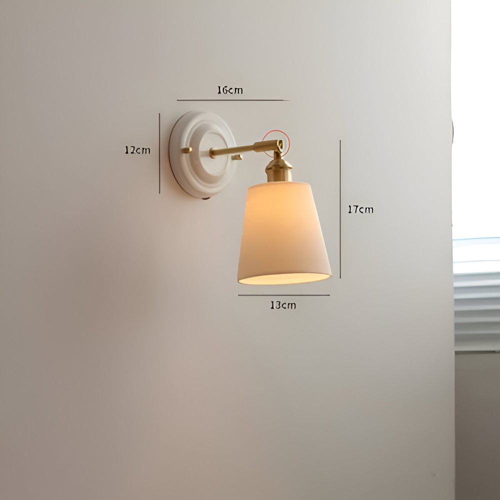 Rustik Vit Vägglampa för Lantlig Inredning