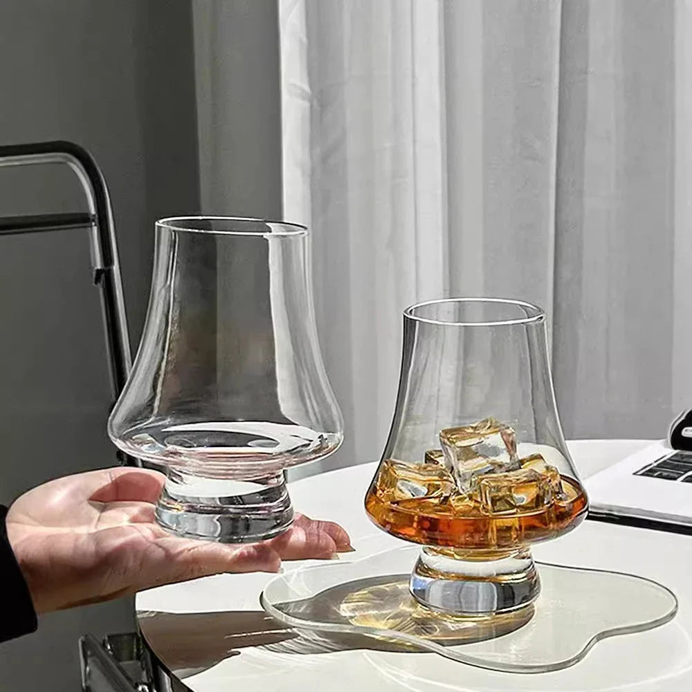 Eleganta whiskyglas för servering hemma