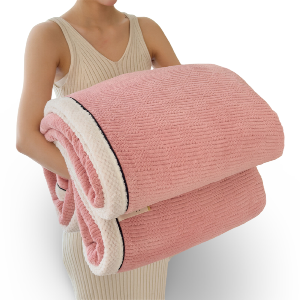 Mjuk Präglad Mysfilt med Elegant Kantdesign - Bekväm, Maskintvättbar Komfort för Heminredning