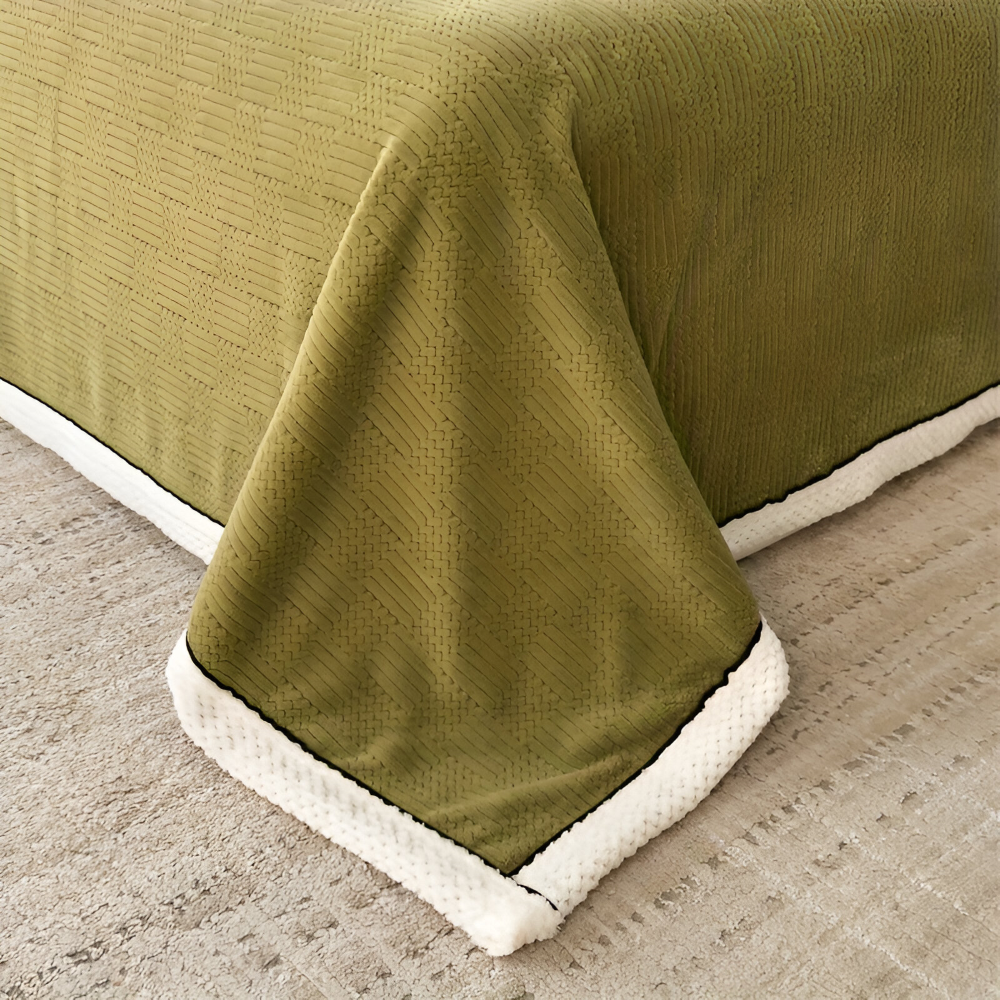 Mjuk Präglad Mysfilt med Elegant Kantdesign - Bekväm, Maskintvättbar Komfort för Heminredning