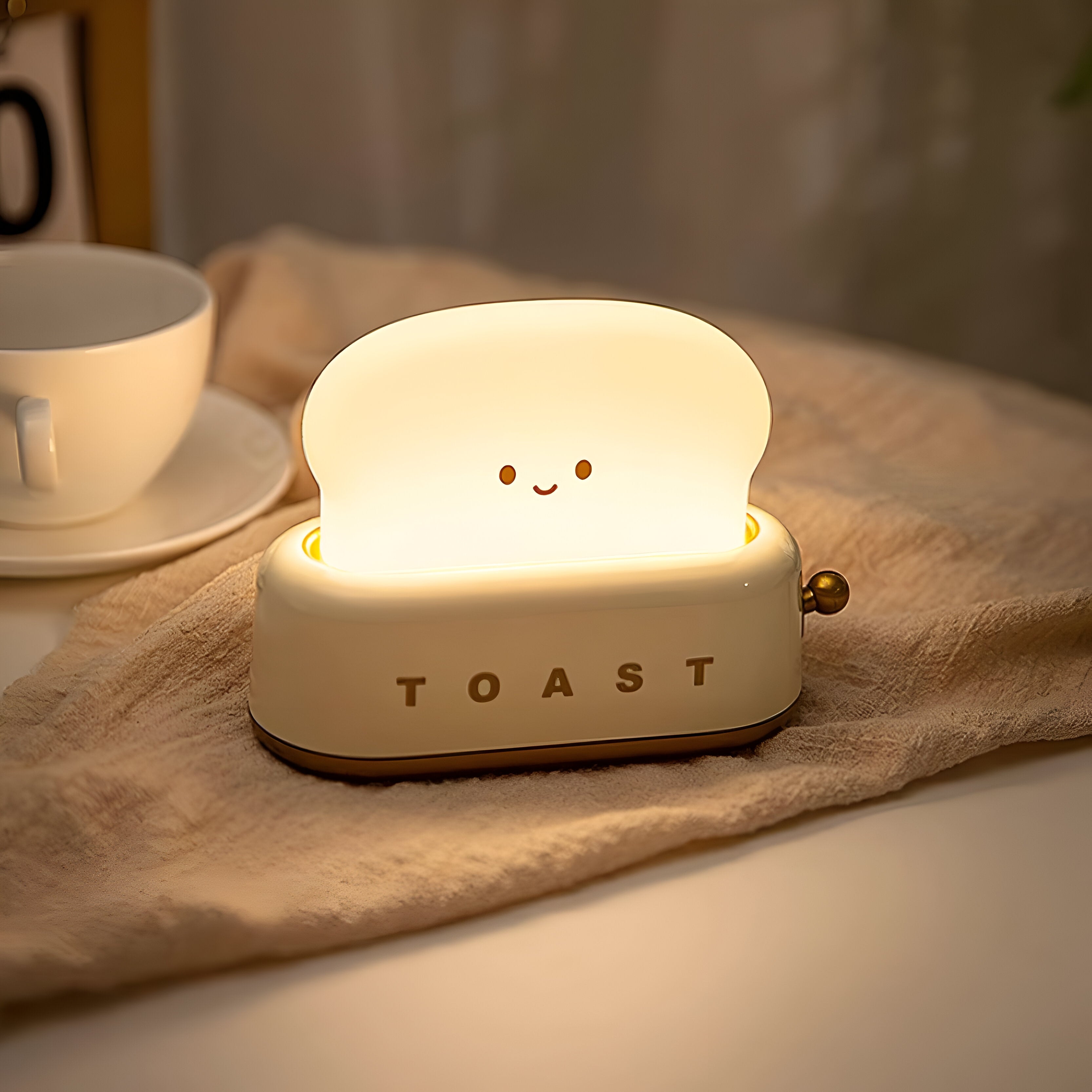 TinyToast Bordslampa - Bärbar Brödrost Nattlampa - Dimbar LED-lampa