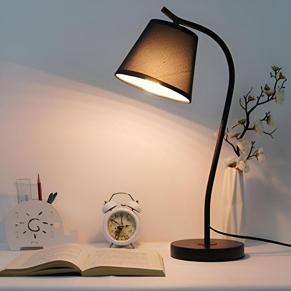 Skandinavisk Vintage Bordslampa i Industriell Stil