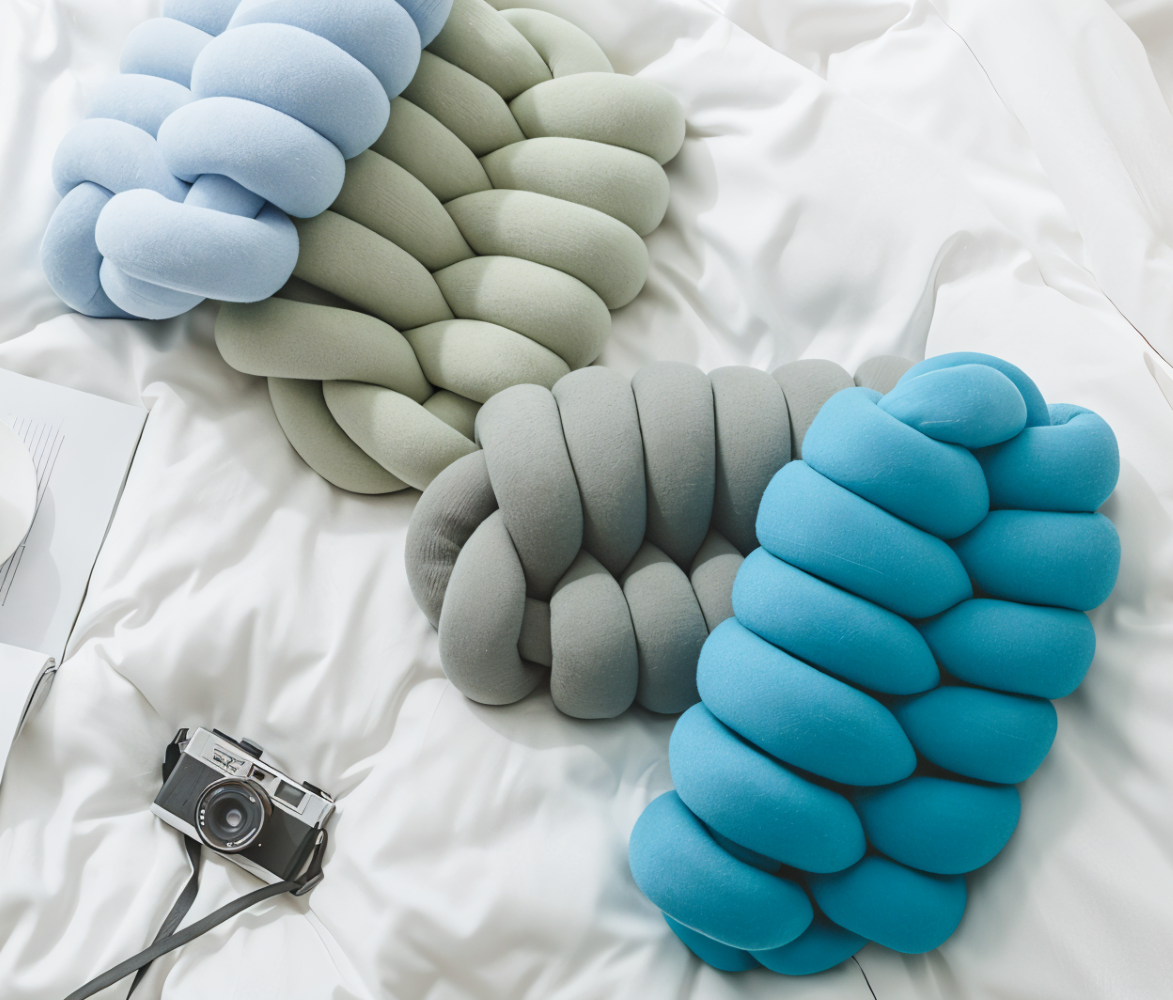 VividKnot - Bomullstickad Dekorationskudde för Soffa & Stol Bliss