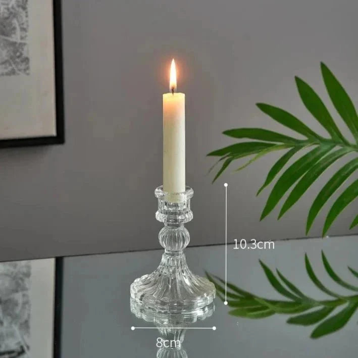 Dekorativa ljusstakar i glas för nordisk inredning