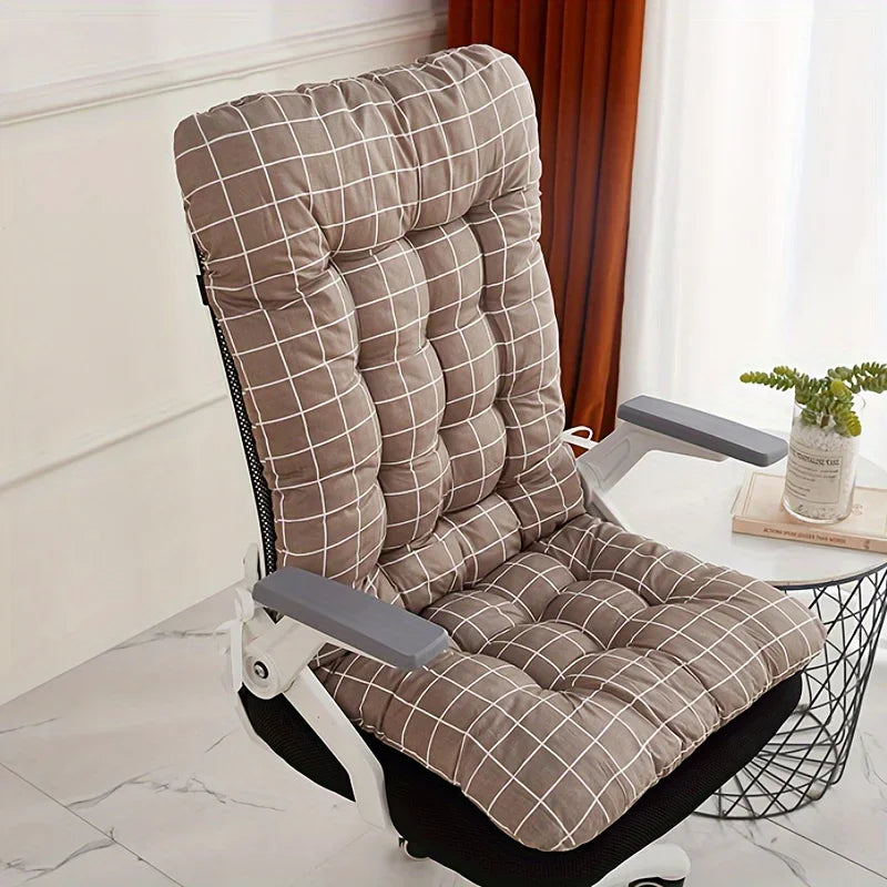 Närbild av ergonomisk stolsdyna med vadderad sits