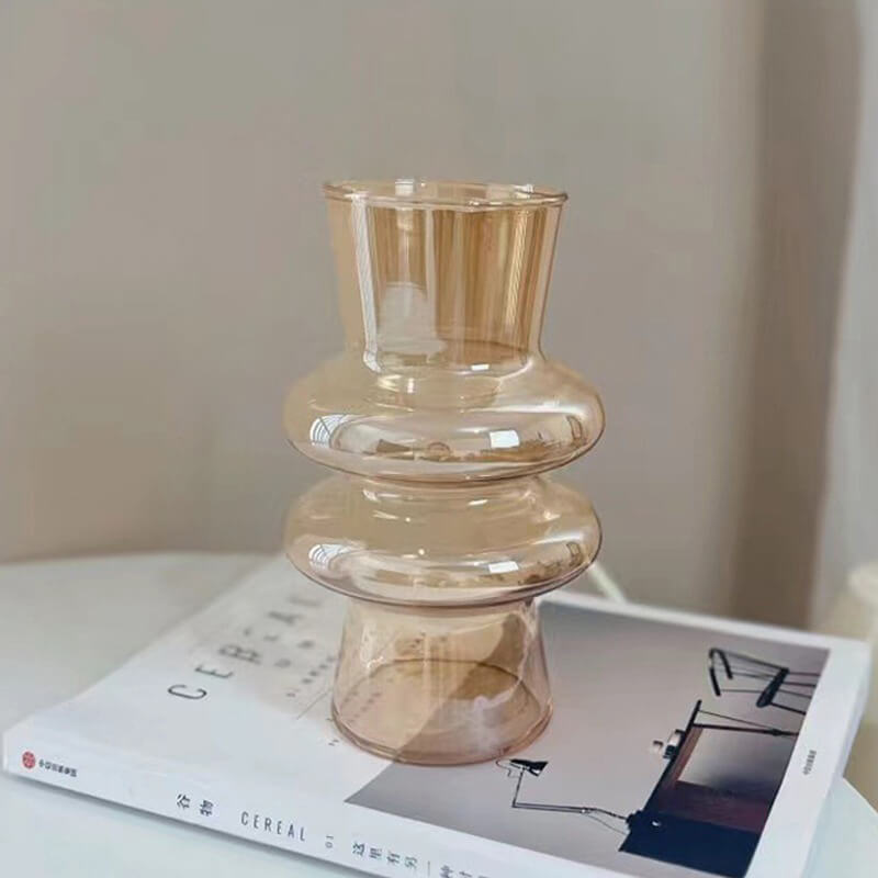 Glasblomvas med vågig design