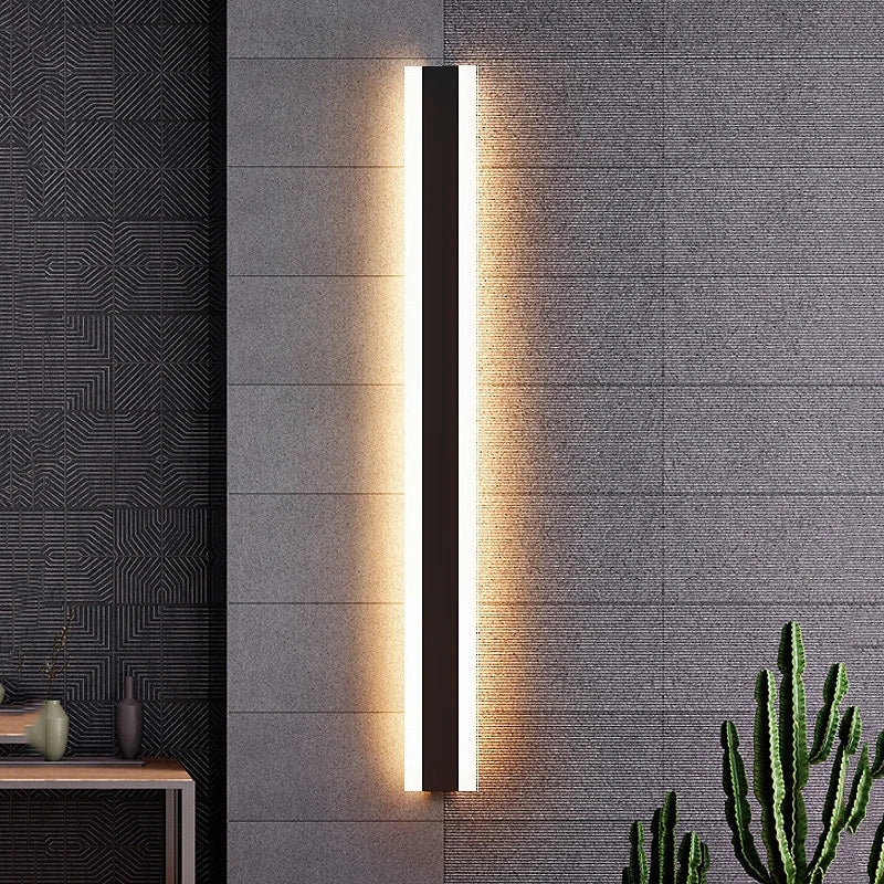 LED utomhusvägglampa med långt utförande