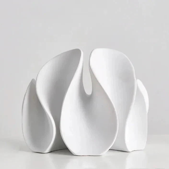 Dekorativ Skulptur I Harts Med Abstrakt Design