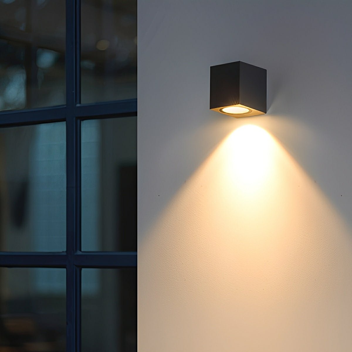 Modern vägglampa utomhus för balkong, entré eller trädgård