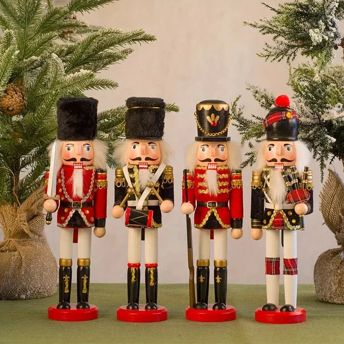 Traditionell nötknäpparfigur som färgglad högtidsdekoration